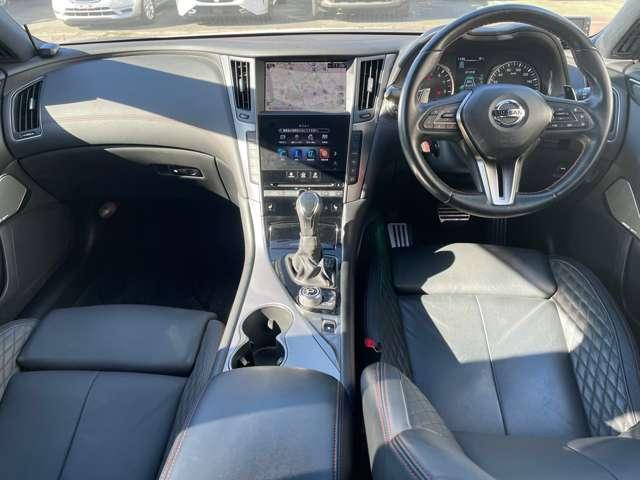 視認性、操作性に優れたインパネ周り☆