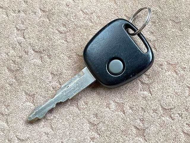 ピノ ６６０　Ｓ　キーレス／純正ＣＤチューナー　助手席エアバッグ　運転席エアバック　パワーウィンド　パワーステアリング　ＡＢＳ　キーレスエントリー　エアコン（5枚目）