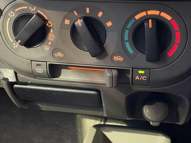 ピノ ６６０　Ｓ　キーレス／純正ＣＤチューナー　助手席エアバッグ　運転席エアバック　パワーウィンド　パワーステアリング　ＡＢＳ　キーレスエントリー　エアコン（6枚目）