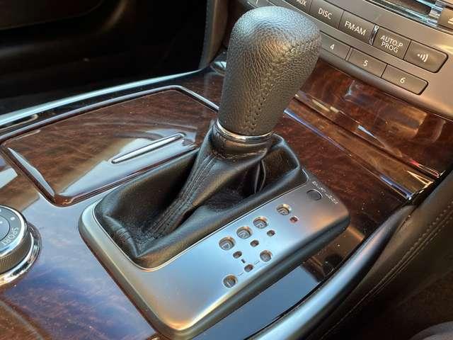 お車の在庫状況はネットからのお問い合わせですと営業時間外の場合、返信にお時間頂いております、在庫の確認をお急ぎの際は、営業時間内にお電話によるお問い合わせをお勧めします。