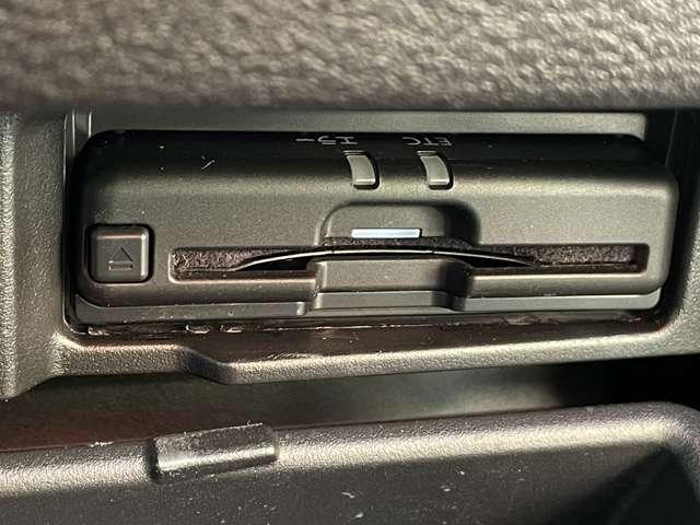 セレナ 1.2 e-POWER ハイウェイスター V プロパイロット/スマートルームミラー/ドラ 360°カメラ エマジェンシーブレーキ 1オナ スマキー LED レーンアシスト ETC ドラレコ フルオートエアコン アルミホイール エアバック メモリーナビ キーフリー ナビTV ABS パワステ(8枚目)