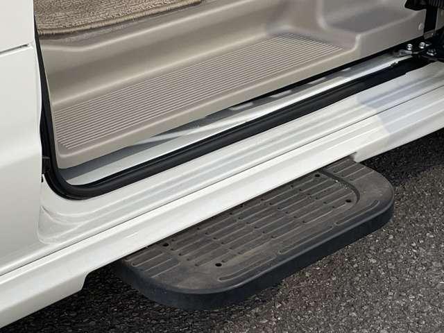 NV100クリッパーリオ 660 G ハイルーフ エマージェンシーブレーキ/電動オートステ ブレーキサポート バックモニター スマートキ キーフリーシステム エアコン 助手席エアバッグ ワンセグTV アルミホイール パワーウィンドウ エアバッグ メモリナビ PS ABS ナビTV(5枚目)