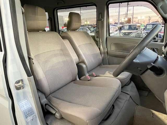 NV100クリッパーリオ 660 G ハイルーフ エマージェンシーブレーキ/電動オートステ ブレーキサポート バックモニター スマートキ キーフリーシステム エアコン 助手席エアバッグ ワンセグTV アルミホイール パワーウィンドウ エアバッグ メモリナビ PS ABS ナビTV(17枚目)