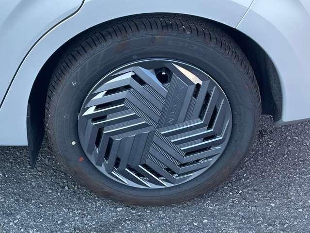 ノート １．２　Ｘ　純正メモリーナビ／アラウンドビューモニタ　衝突被害軽減ブレ－キ　全方位カメラ　ＬＥＤヘッドライト　インテリジェントキー　ワンオーナー　ワンセグＴＶ　ＴＶナビ　メモリーナビ　パワーウィンドウ　オートエアコン　試乗車ＵＰ　キーレス　ＡＢＳ（14枚目）