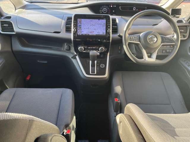 セレナ ２．０　Ｘ　Ｖセレクション　純正メモリーナビ／後席モニター／ドラレコ　オートクルーズ　ＬＥＤヘッドライト　インテリキー　ＥＴＣ　ワンオーナー　アイドリングストップ　ナビＴＶ　点検記録簿　ＡＢＳ　助手席エアバック　ＡＡＣ　キーフリー　ＰＳ　ワンセグ　パワーウィンドウ（3枚目）