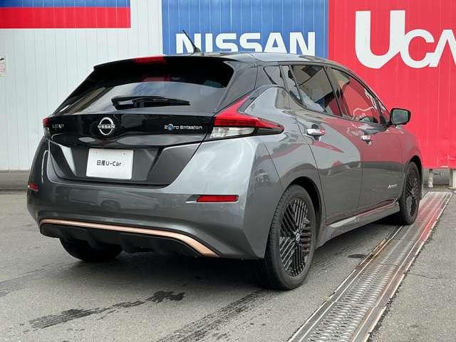 リーフ Ｘ　Ｖセレクション　９０周年記念車　当社社有車アップ　プロパイロット　メーカーライン装着コネクトナビ　ナビ連動ＥＴＣ２．０　アラウンドビューモニター　シート＆ステアリングヒーター　ＬＥＤライト　純正１７インチアルミ　ハイビームアシスト（2枚目）