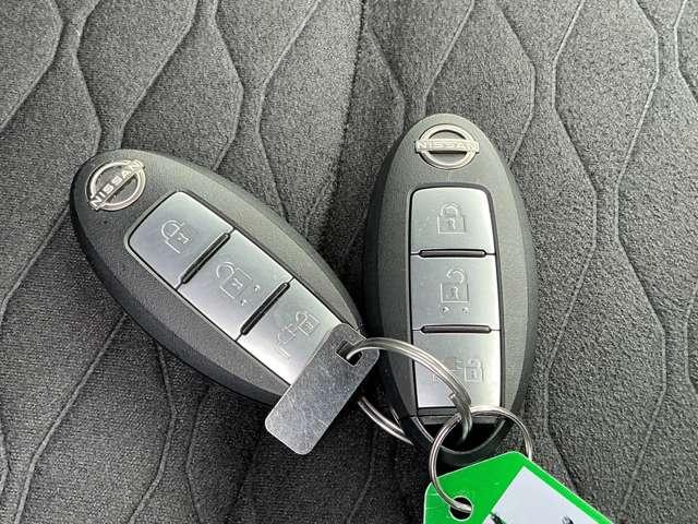 リーフ Ｘ　Ｖセレクション　９０周年記念車　当社社有車アップ　プロパイロット　メーカーライン装着コネクトナビ　ナビ連動ＥＴＣ２．０　アラウンドビューモニター　シート＆ステアリングヒーター　ＬＥＤライト　純正１７インチアルミ　ハイビームアシスト（16枚目）