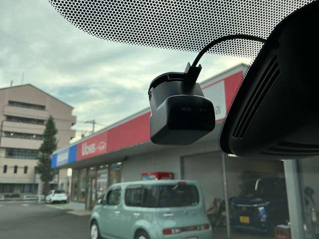 セレナ ｅ－パワー　ハイウェイスターＶ　プロパイロット　純正大画面メモリーナビ　ナビ連動前後ドラレコ＆ＥＴＣ２．０　後席モニター　アラウンドビューモニター　スマートルームミラー　ハンズフリー機能付き両側オートスライドドア　ＬＥＤライト（8枚目）