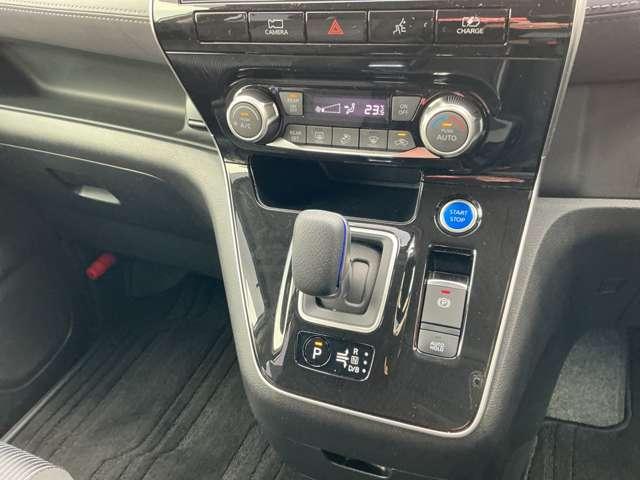 セレナ ｅ－パワー　ハイウェイスターＶ　プロパイロット　純正大画面メモリーナビ　ナビ連動前後ドラレコ＆ＥＴＣ２．０　後席モニター　アラウンドビューモニター　スマートルームミラー　ハンズフリー機能付き両側オートスライドドア　ＬＥＤライト（15枚目）