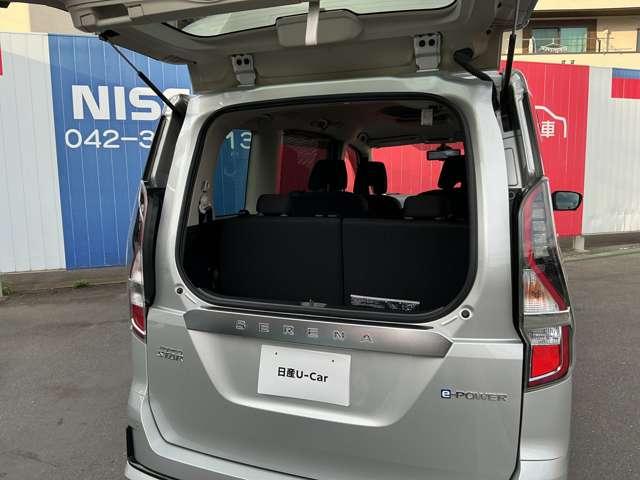 セレナ ｅ－パワー　ハイウェイスターＶ　プロパイロット　純正大画面メモリーナビ　ナビ連動前後ドラレコ＆ＥＴＣ２．０　後席モニター　アラウンドビューモニター　スマートルームミラー　ハンズフリー機能付き両側オートスライドドア　ＬＥＤライト（18枚目）