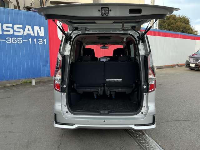 セレナ ｅ－パワー　ハイウェイスターＶ　プロパイロット　純正大画面メモリーナビ　ナビ連動前後ドラレコ＆ＥＴＣ２．０　後席モニター　アラウンドビューモニター　スマートルームミラー　ハンズフリー機能付き両側オートスライドドア　ＬＥＤライト（19枚目）