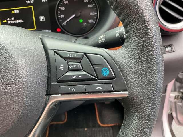 キックス Ｘ　ツートーンインテリアエディション　プロパイロット　純正大画面メモリーナビ　ナビ連動前後ドラレコ＆ＥＴＣ２．０　アラウンドビューモニター　ステアリング＆フロントシートヒーター　スマートルームミラー　ＬＥＤライト　ＳＯＳコール（8枚目）