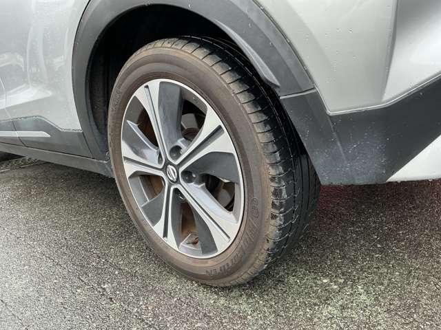 キックス Ｘ　ツートーンインテリアエディション　プロパイロット　純正大画面メモリーナビ　ナビ連動前後ドラレコ＆ＥＴＣ２．０　アラウンドビューモニター　ステアリング＆フロントシートヒーター　スマートルームミラー　ＬＥＤライト　ＳＯＳコール（20枚目）