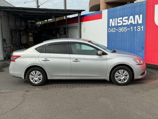 シルフィ Ｘ　純正メモリーナビ　バックカメラ　ＥＴＣ　インテリジェントキー　オートライト　フォグランプ　本革巻きステアリング（18枚目）