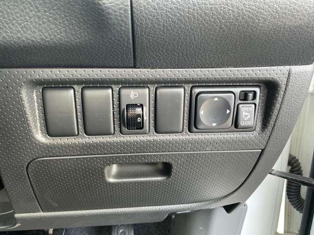 NV150AD DX 4WD リモコンキー FM/AMチューナー エアコン 電動格納式ドアミラー バックカメラ(5枚目)