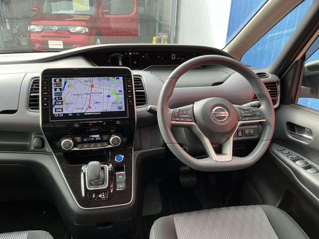 セレナ e-パワー ハイウェイスターV プロパイロット 純正大画面メモリーナビ 連動前後ドラレコ&ETC2.0 後席モニター スマートルームミラー ハンズフリー機能付き両側オートスライドドア LEDライト 純正16インチアルミ(3枚目)