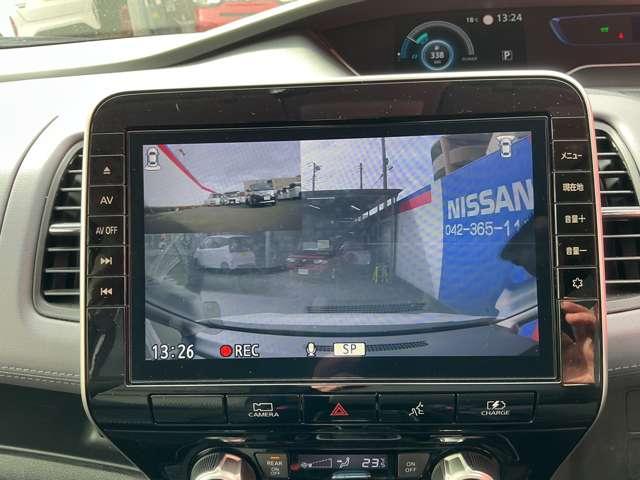 セレナ e-パワー ハイウェイスターV プロパイロット 純正大画面メモリーナビ 連動前後ドラレコ&ETC2.0 後席モニター スマートルームミラー ハンズフリー機能付き両側オートスライドドア LEDライト 純正16インチアルミ(7枚目)