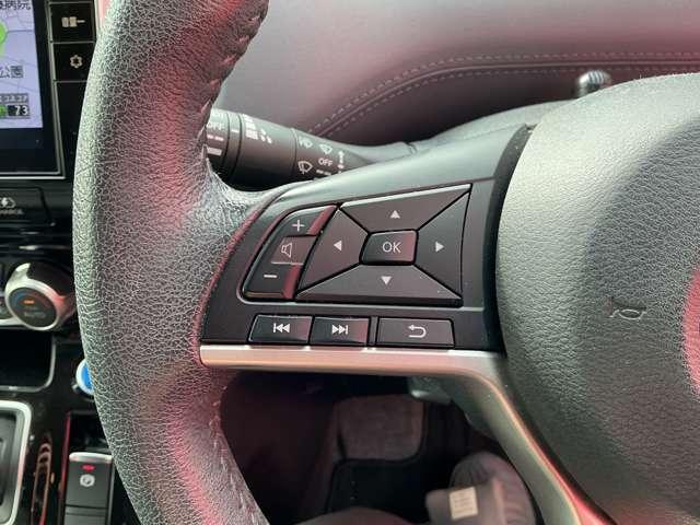 セレナ e-パワー ハイウェイスターV プロパイロット 純正大画面メモリーナビ 連動前後ドラレコ&ETC2.0 後席モニター スマートルームミラー ハンズフリー機能付き両側オートスライドドア LEDライト 純正16インチアルミ(11枚目)