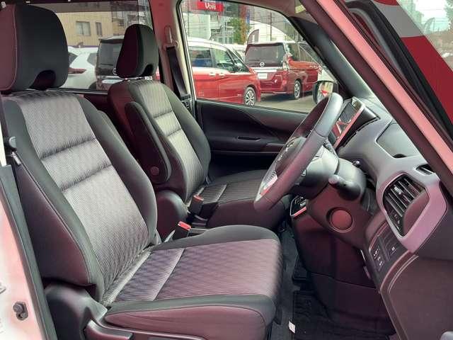 セレナ e-パワー ハイウェイスターV プロパイロット 純正大画面メモリーナビ 連動前後ドラレコ&ETC2.0 後席モニター スマートルームミラー ハンズフリー機能付き両側オートスライドドア LEDライト 純正16インチアルミ(17枚目)