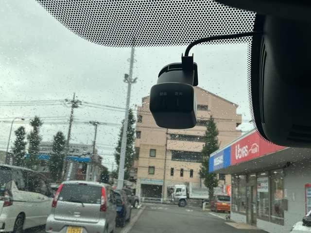 セレナ ｅ－パワー　ＸＶ　純正大画面メモリーナビ　ナビ連動前後ドラレコ＆ＥＴＣ２．０　アラウンドビューモニター　クルーズコントロール　両側オートスライドドア　インテリジェントキー　純正１５インチアルミ（6枚目）