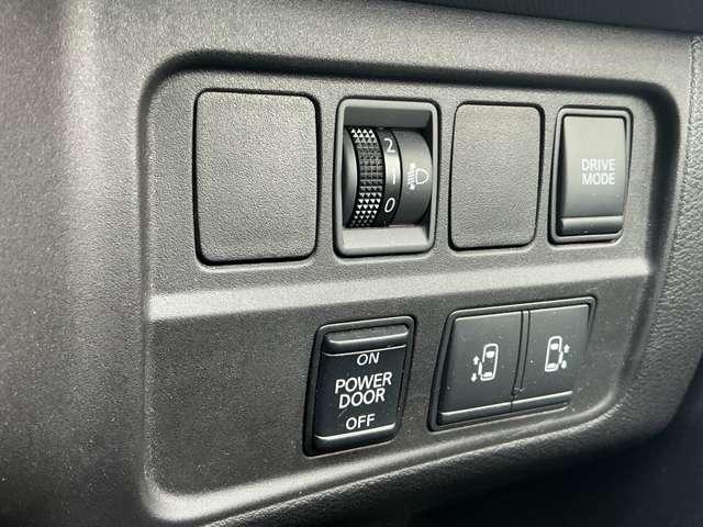 セレナ ｅ－パワー　ＸＶ　純正大画面メモリーナビ　ナビ連動前後ドラレコ＆ＥＴＣ２．０　アラウンドビューモニター　クルーズコントロール　両側オートスライドドア　インテリジェントキー　純正１５インチアルミ（11枚目）