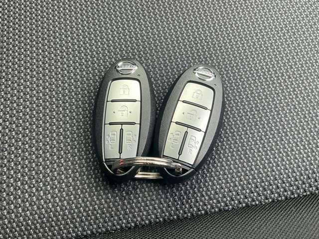 セレナ ｅ－パワー　ＸＶ　純正大画面メモリーナビ　ナビ連動前後ドラレコ＆ＥＴＣ２．０　アラウンドビューモニター　クルーズコントロール　両側オートスライドドア　インテリジェントキー　純正１５インチアルミ（13枚目）