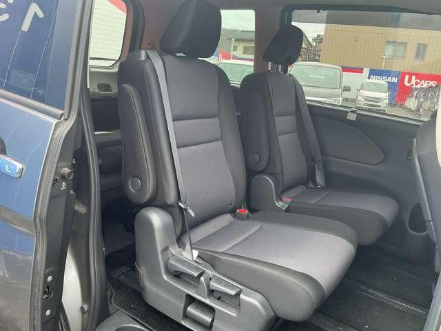 セレナ ｅ－パワー　ＸＶ　純正大画面メモリーナビ　ナビ連動前後ドラレコ＆ＥＴＣ２．０　アラウンドビューモニター　クルーズコントロール　両側オートスライドドア　インテリジェントキー　純正１５インチアルミ（18枚目）