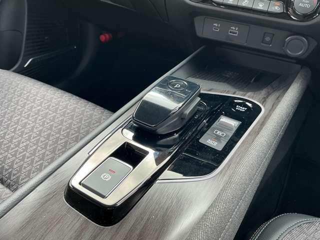 オーラ G 当社試乗展示車 プロパイロット メーカーライン装着コネクトナビ&ETC2.0 アラウンドビューモニター BOSEサウンドシステム SOSコール フロントシートヒーター&ステアリングヒーター(12枚目)