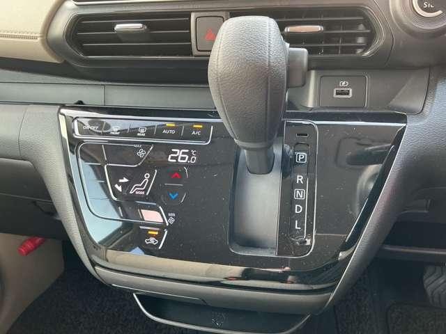 デイズ Ｘ　当社試乗展示車　純正大画面メモリーナビ　アラウンドビューモニター　インテリジェントキー　アイドリングストップ　オートエアコン　ハイビームアシスト　純正１４インチアルミ（9枚目）