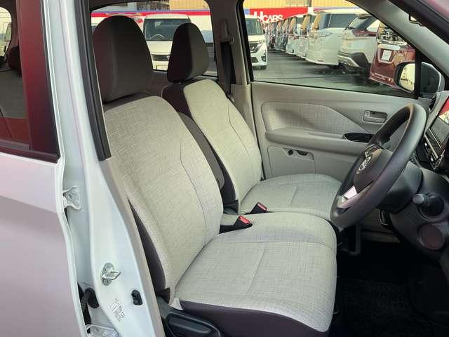 デイズ Ｘ　当社試乗展示車　純正大画面メモリーナビ　アラウンドビューモニター　インテリジェントキー　アイドリングストップ　オートエアコン　ハイビームアシスト　純正１４インチアルミ（16枚目）