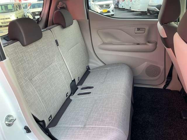 デイズ Ｘ　当社試乗展示車　純正大画面メモリーナビ　アラウンドビューモニター　インテリジェントキー　アイドリングストップ　オートエアコン　ハイビームアシスト　純正１４インチアルミ（18枚目）