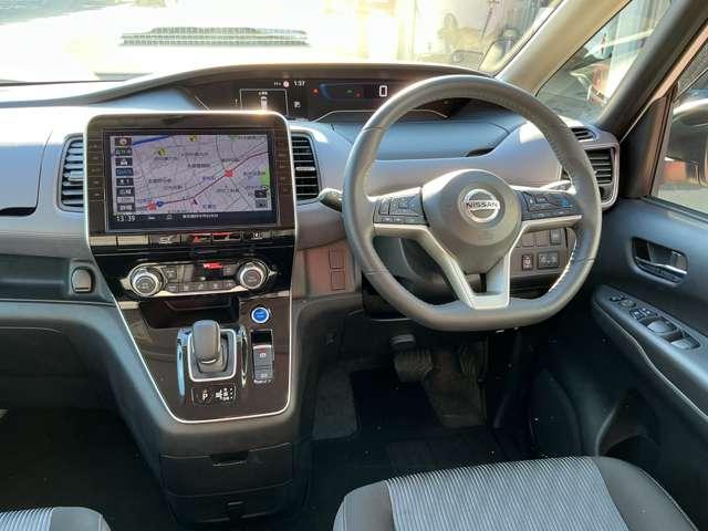 セレナ ｅ－パワー　ハイウェイスターＶ　プロパイロット　純正大画面メモリーナビ　ナビ連動前後ドラレコ＆ＥＴＣ２．０　アラウンドビューモニター　ハンズフリー機能付き両側オートスライドドア　スマートルームミラー　インテリキー　ＬＥＤライト（4枚目）