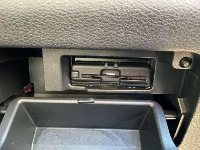 セレナ ｅ－パワー　ハイウェイスターＶ　プロパイロット　純正大画面メモリーナビ　ナビ連動前後ドラレコ＆ＥＴＣ２．０　アラウンドビューモニター　ハンズフリー機能付き両側オートスライドドア　スマートルームミラー　インテリキー　ＬＥＤライト（9枚目）