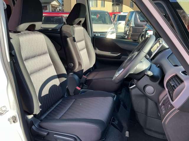 セレナ ｅ－パワー　ハイウェイスターＶ　プロパイロット　純正大画面メモリーナビ　ナビ連動前後ドラレコ＆ＥＴＣ２．０　アラウンドビューモニター　ハンズフリー機能付き両側オートスライドドア　スマートルームミラー　インテリキー　ＬＥＤライト（18枚目）