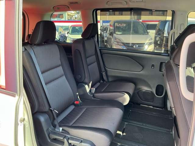 セレナ ｅ－パワー　ハイウェイスターＶ　プロパイロット　純正大画面メモリーナビ　ナビ連動前後ドラレコ＆ＥＴＣ２．０　アラウンドビューモニター　ハンズフリー機能付き両側オートスライドドア　スマートルームミラー　インテリキー　ＬＥＤライト（19枚目）