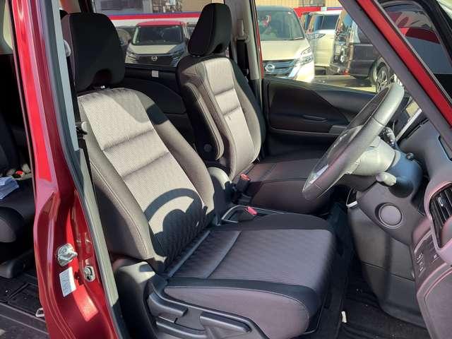 セレナ ｅ－パワー　ハイウェイスターＶ　プロパイロット　純正大画面メモリーナビ　ナビ連動前後ドラレコ＆ＥＴＣ２．０　後席モニター　アラウンドモニター　スマートルームミラー　ハンズフリー機能付き両側オートスライドドア　ＬＥＤライト（19枚目）