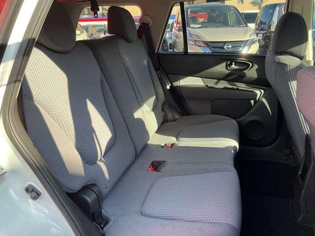 ウイングロード １５Ｍ　ＦＯＵＲオーセンティック　４ＷＤ　純正メモリーナビ　バックカメラ　ＥＴＣ　インテリジェントキー　オートエアコン　フォグランプ　純正１６インチアルミ（17枚目）