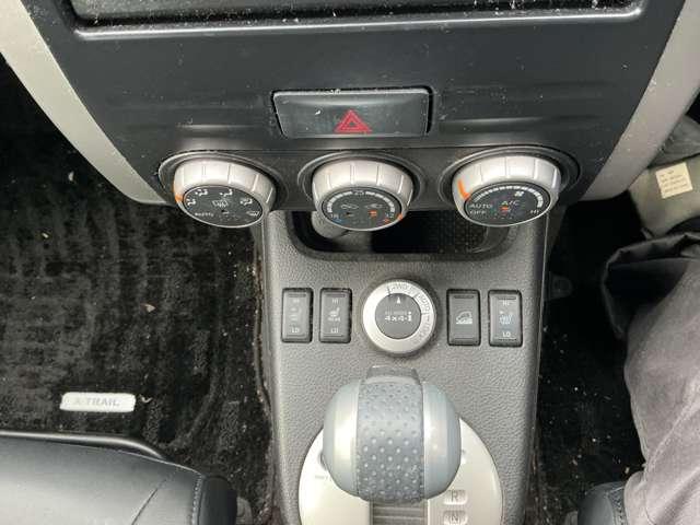 エクストレイル 20Xtt 4WD 純正メモリーナビ インテリジェントキー 前後シートヒーター オートスピードコントロール キセノンライト フォグランプ オートエアコン オートライト 純正18インチアルミ 本革巻きステアリング(9枚目)