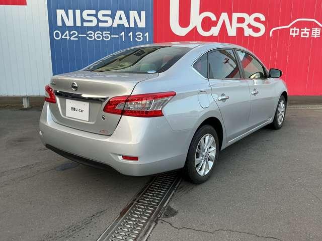 シルフィ Ｇ　純正メモリーナビ　ＥＴＣ　インテリジェントキー　オートエアコン　オートライト　キセノンライト　フォグランプ　本革巻きステアリング　純正１６インチアルミ（2枚目）