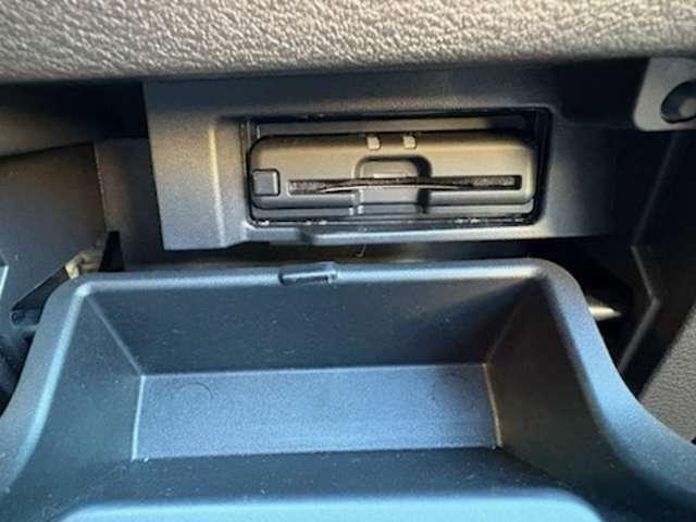 セレナ ｅ－パワー　ハイウェイスターＶ　プロパイロット　純正大画面メモリーナビ　後席モニター　ナビ連動前後ドラレコ＆ＥＴＣ２．０　アラウンドビューモニター　ハンズフリー機能付き両側オートスライドドア　スマートルームミラー　ＬＥＤライト（9枚目）