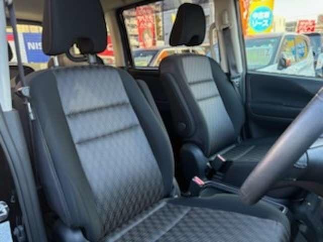 セレナ ｅ－パワー　ハイウェイスターＶ　プロパイロット　純正大画面メモリーナビ　後席モニター　ナビ連動前後ドラレコ＆ＥＴＣ２．０　アラウンドビューモニター　ハンズフリー機能付き両側オートスライドドア　スマートルームミラー　ＬＥＤライト（17枚目）