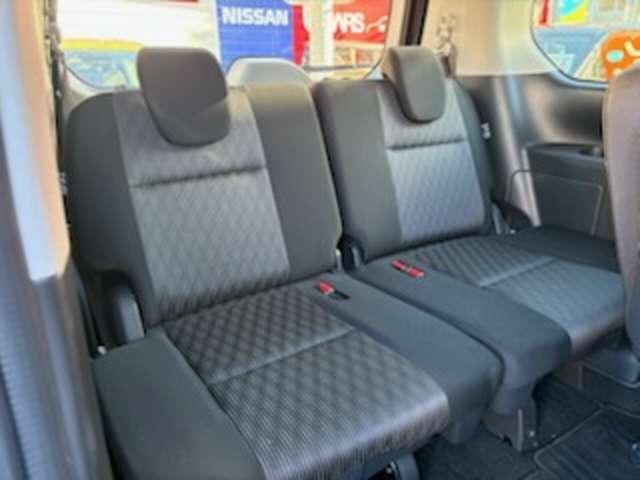 セレナ ｅ－パワー　ハイウェイスターＶ　プロパイロット　純正大画面メモリーナビ　後席モニター　ナビ連動前後ドラレコ＆ＥＴＣ２．０　アラウンドビューモニター　ハンズフリー機能付き両側オートスライドドア　スマートルームミラー　ＬＥＤライト（19枚目）