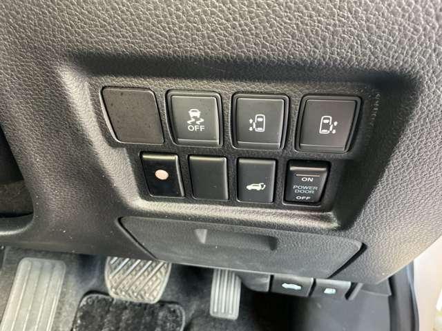 エルグランド ２５０ハイウェイスターＳ　純正大画面メモリーナビ　後席モニター　ナビ連動前後ドラレコ＆ＥＴＣ２．０　アラウンドビューモニター　両側オートスライドドア　電動バックドア　スマートルームミラー　ハイビームアシスト（15枚目）