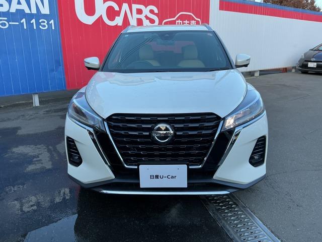 キックス Ｘ　ツートーンインテリアエディション　当社社有車　プロパイロット　純正大画面メモリーナビ　連動インカメラ付きドラレコ＆ＥＴＣ２．０　アラウンドビューモニター　フロントシートヒーター　ステアリングヒーター　スマートルームミラー　ＳＯＳコール（3枚目）