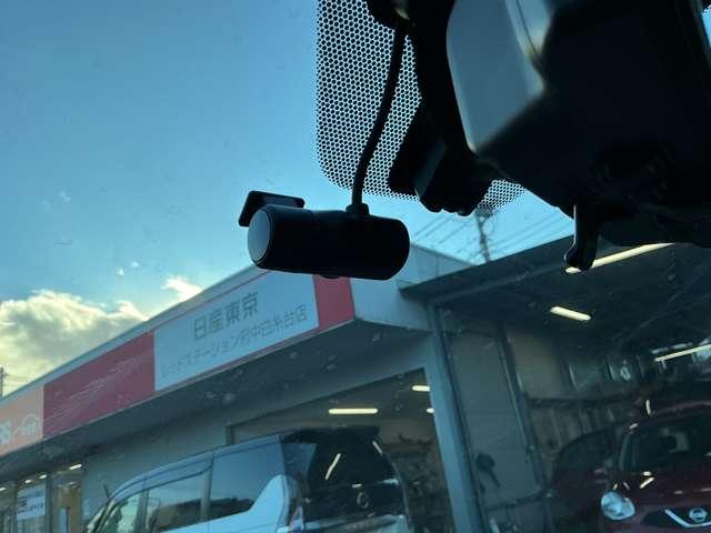 キックス Ｘ　ツートーンインテリアエディション　当社社有車　プロパイロット　純正大画面メモリーナビ　連動インカメラ付きドラレコ＆ＥＴＣ２．０　アラウンドビューモニター　フロントシートヒーター　ステアリングヒーター　スマートルームミラー　ＳＯＳコール（9枚目）