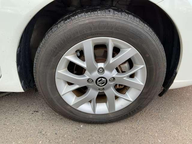 ノート ｅ－パワー　メダリスト　大画面メモリーナビ　ナビ連動前後ドラレコ＆ＥＴＣ２．０　アラウンドビューモニター　クルーズコントロール　スマートルームミラー　ＬＥＤライト　フォグランプ　ルーフスポイラー　純正１５インチアルミ（17枚目）