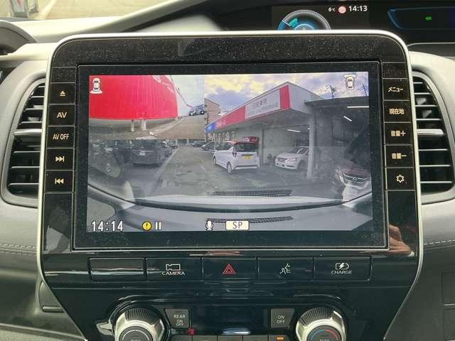 セレナ ｅ－パワー　ハイウェイスターＶ　プロパイロット　純正大画面メモリーナビ　ナビ連動前後ドラレコ＆ＥＴＣ２．０　後席モニター　アラウンドビューモニター　ハンズフリー機能付き両側オートスライドドア　スマートルームミラー　ＬＥＤライト（8枚目）
