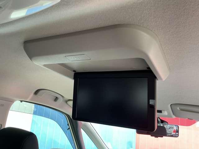 セレナ ｅ－パワー　ハイウェイスターＶ　プロパイロット　純正大画面メモリーナビ　ナビ連動前後ドラレコ＆ＥＴＣ２．０　後席モニター　アラウンドビューモニター　ハンズフリー機能付き両側オートスライドドア　スマートルームミラー　ＬＥＤライト（10枚目）