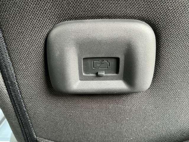 セレナ ｅ－パワー　ハイウェイスターＶ　プロパイロット　純正大画面メモリーナビ　ナビ連動前後ドラレコ＆ＥＴＣ２．０　後席モニター　アラウンドビューモニター　ハンズフリー機能付き両側オートスライドドア　スマートルームミラー　ＬＥＤライト（15枚目）