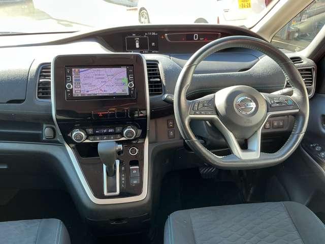 セレナ ライダー　プロパイロットエディション　プロパイロット　純正メモリーナビ　バックカメラ　社外後席モニター　社外ＥＴＣ＆ドラレコ　ハンズフリー機能付き両側オートスライドドア　インテリキー　ＬＥＤライト　フォグランプ　オートライト（4枚目）